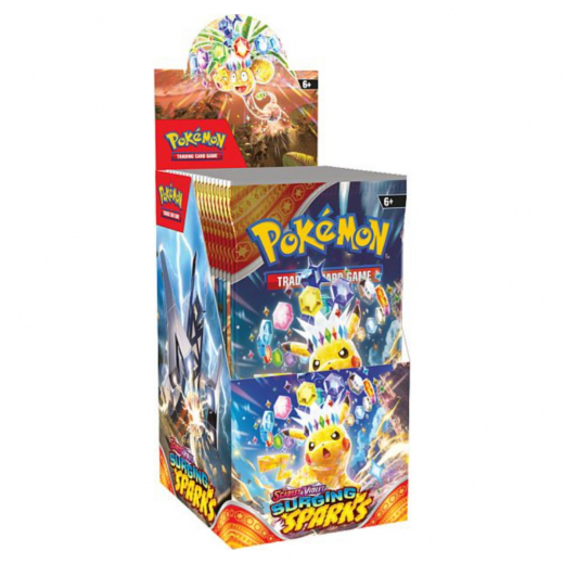 Pokémon TCG: Surging Sparks Booster Small Display i gruppen SÄLLSKAPSSPEL / Pokémon hos Spelexperten (POK85929)